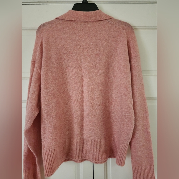 J. Crew V-Neck Sweater.like New.pit To Pit 23".Ultra Sofft. - Picture 3 of 7